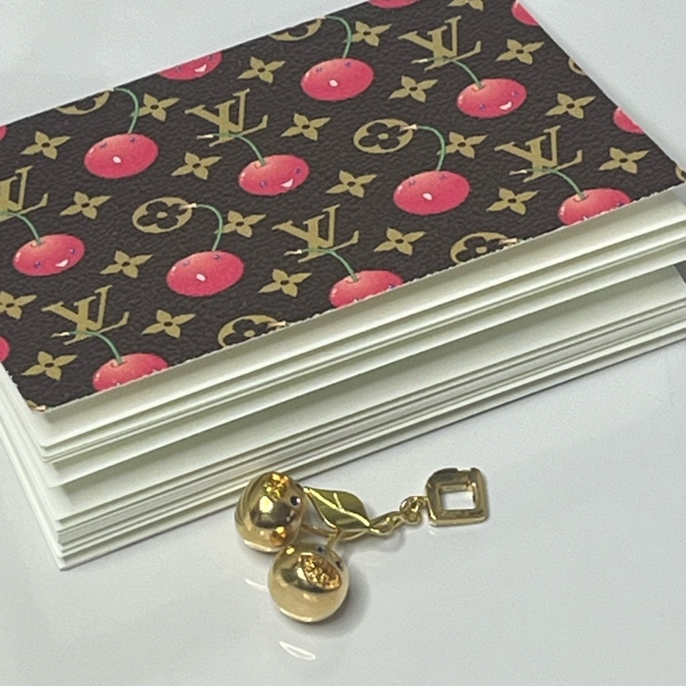 LOUIS VUITTON MURIKAMI CERISES VINTAGE 18KT GOLD CHARM/PENDANT - Picture 14 of 14